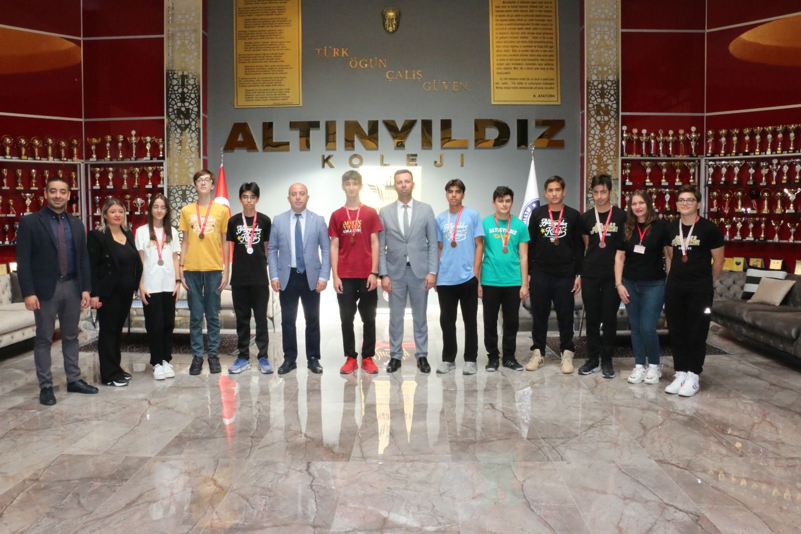 Altınyıldız College Science High School 国际象棋锦标赛前三名